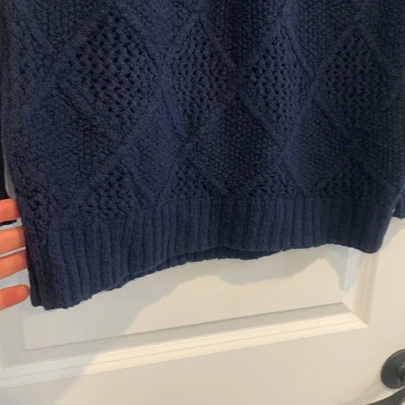 American Eagle sweater - Picture 6 of 12